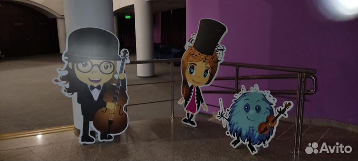 Широкоформатная печать баннеров, наклеек, холст