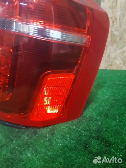 Volvo XC90 2015- задний правый фонарь с дефектом