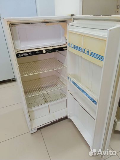 Холодильник Бирюса