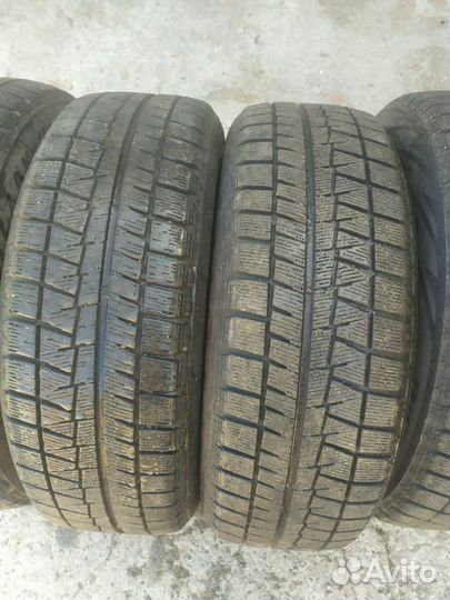 Bridgestone Blizzak Revo GZ 215/60 R17