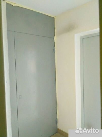 Кладовка с дверью стальная
