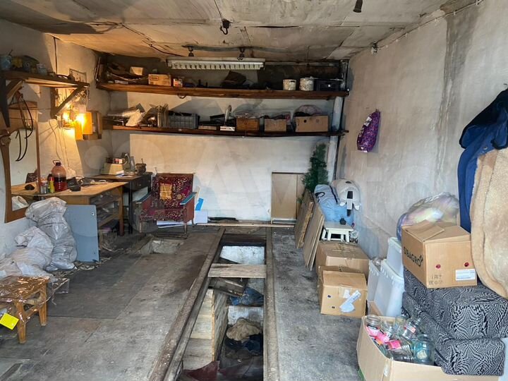 Гараж, > 30 м²