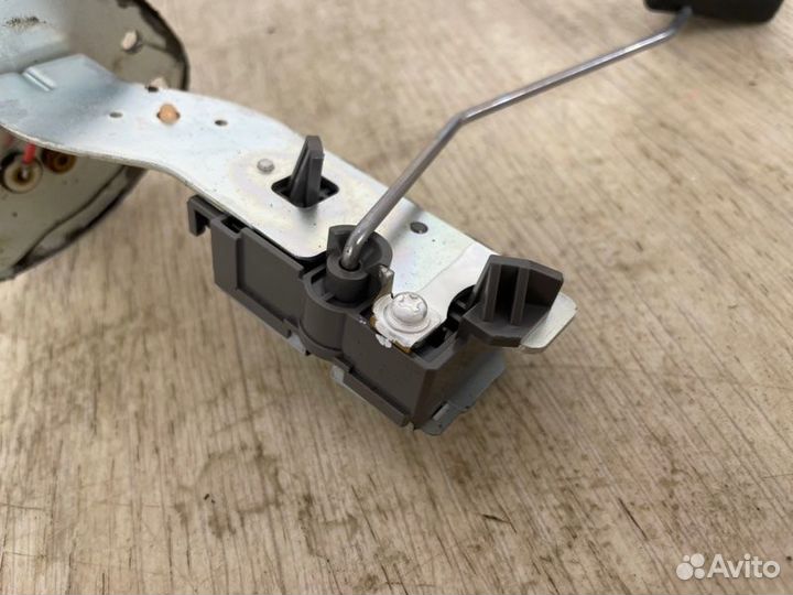 Датчик уровня топлива Mitsubishi Pajero 4 V87W