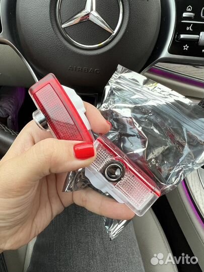 Подсветка дверей с логотипом mercedes Е klass