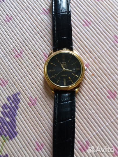 Новые кварцевые часы