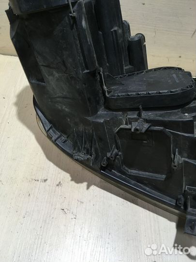 Фара Фольксваген Тоуран