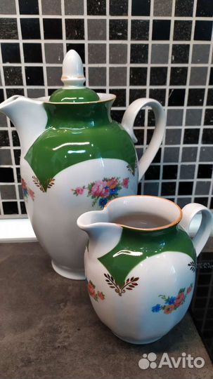 Кофейник и сливочник