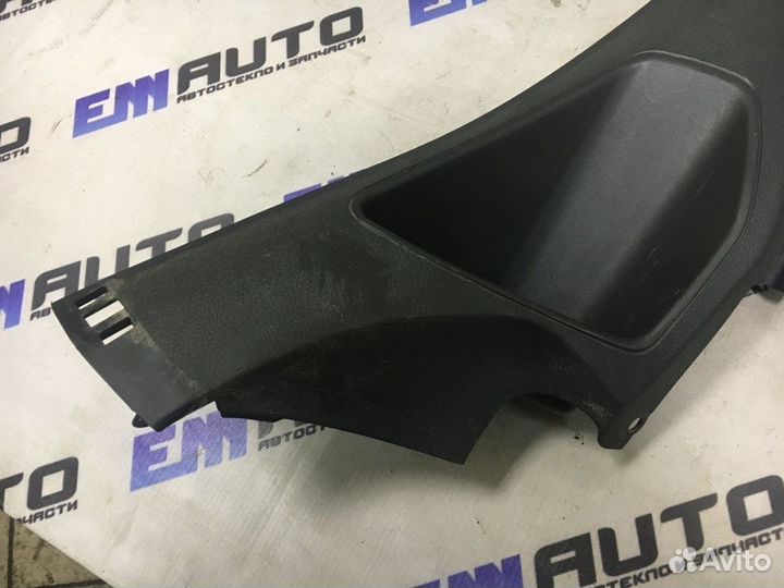 Накладка порога задняя правая Форд Фокус 3