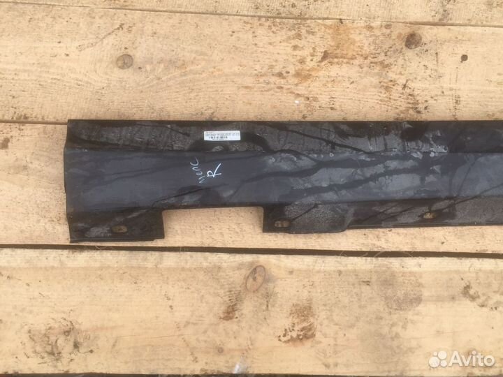 W204 накладка порога правая