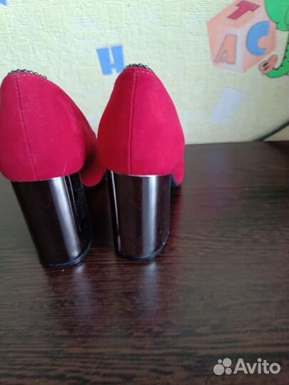 Туфли женские 35 размер красные