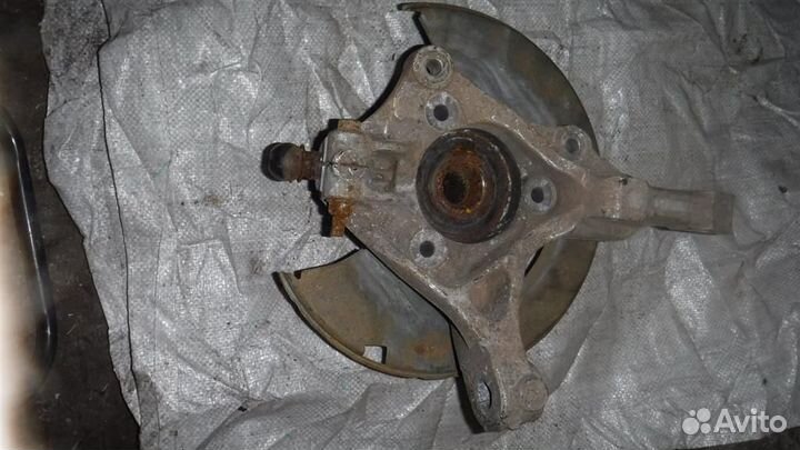 Кулак поворотный передний правый Chevrolet Cruze