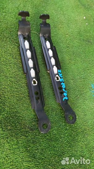 Регулятор ремней безопасности пара Toyota Wish