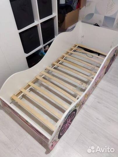 Детская кровать-машина