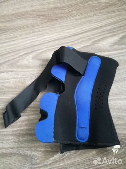 Коленный ортез с шарнирами