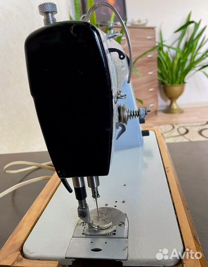 Швейная машина