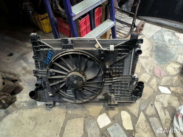 Renault Duster 1.5 dci диффузор вентилятор