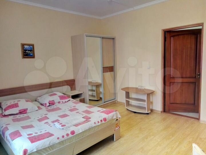 Комната 17 м² в > 9-к., 2/4 эт.