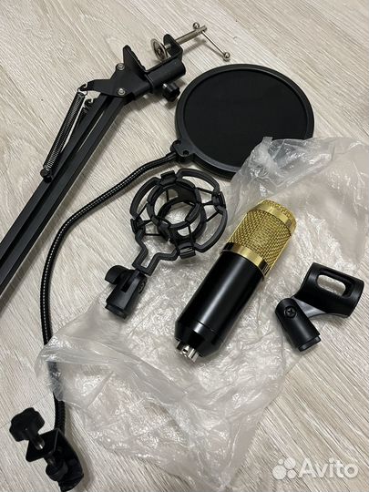 Студийный конденсаторный микрофон BM800