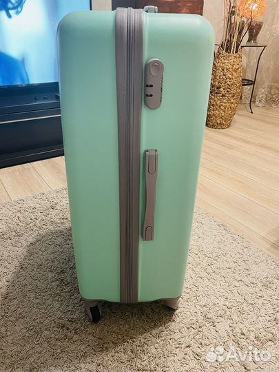 Чемодан на колесах