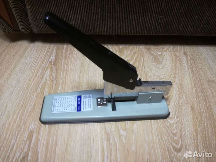 Степлер мощный офисный