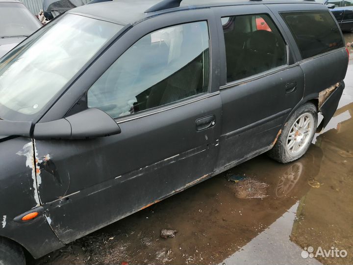 Opel Vectra 2.0 AT, 1997, битый, 299 000 км
