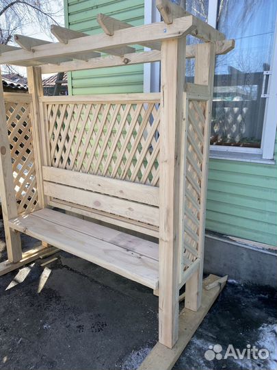 Пергола с лавочкой