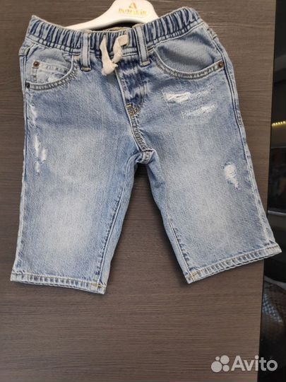 Джинсовые шорты на мальчика Gap