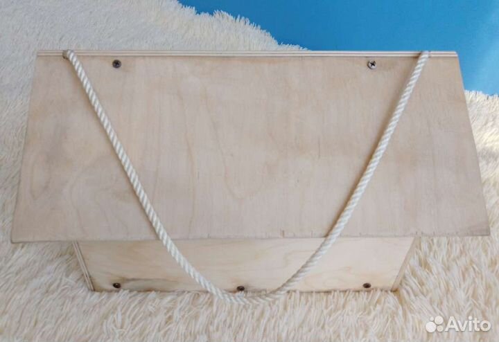 Кормушка для птиц и белок