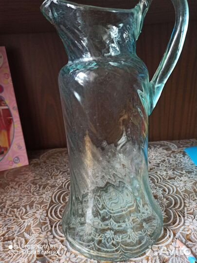 Кувшины из цветного и прозрачного стекла