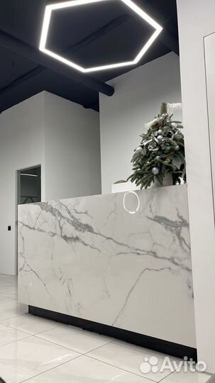 Стойка ресепшн