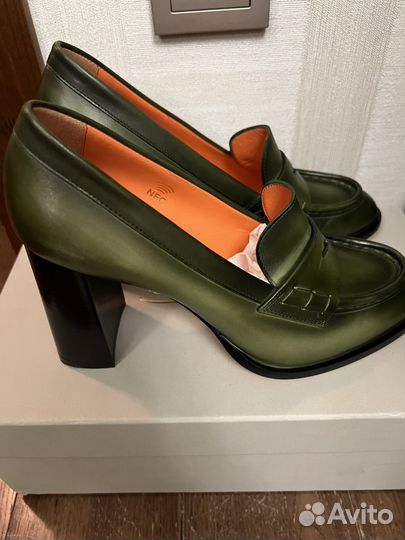 Женские туфли santoni