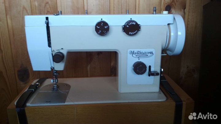 Продаю швейную электрическую машинку