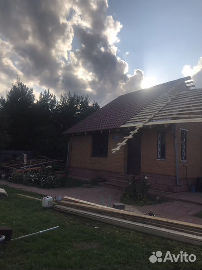 Строительная бригада плотник