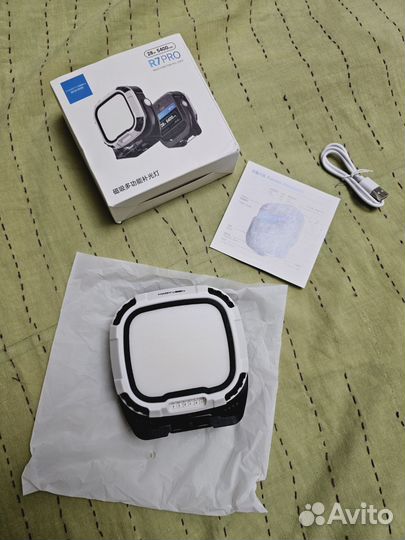 R7 PRO 28W Накамерный портативный LED светильник