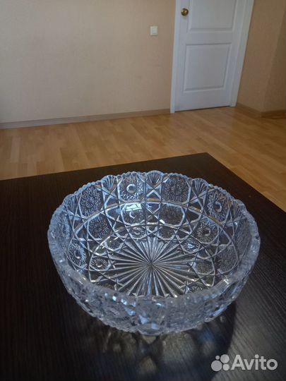 Хрустаные салатницы и графины