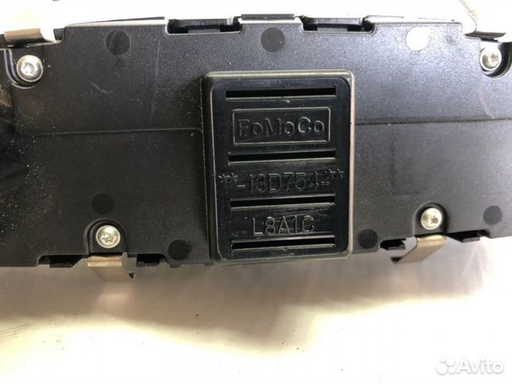 Блок управления люком Ford Focus D4204T 2012