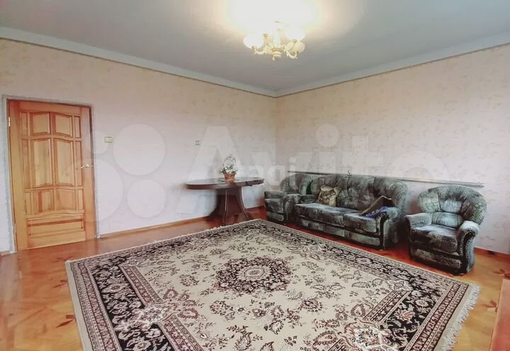 Дом 183,8 м² на участке 8,1 сот.