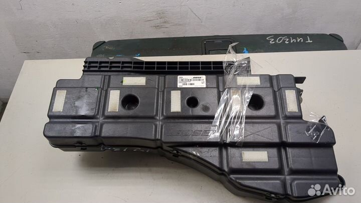 Сабвуфер Cadillac SRX, 2013