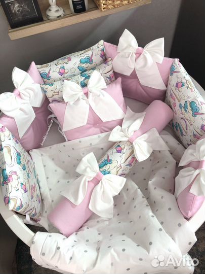 Бортики, валик и плед в кроватку