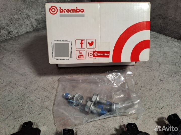 Колодки тормозные дисковые задние Brembo P85154