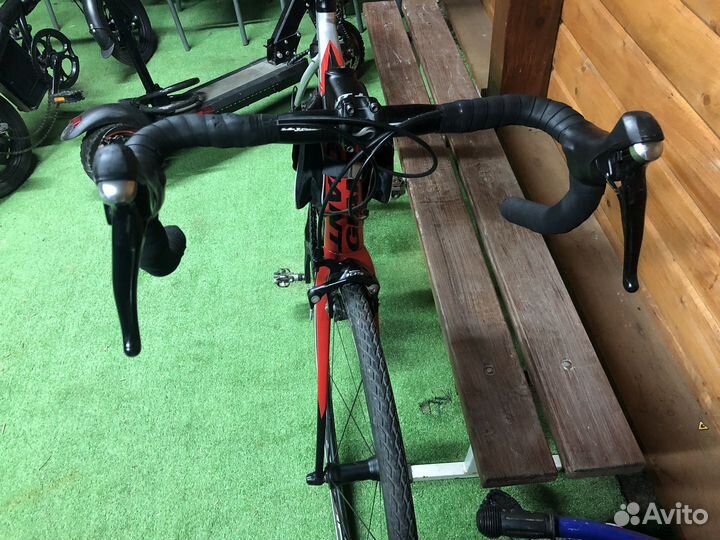 Шоссейный велосипед Giant Defy