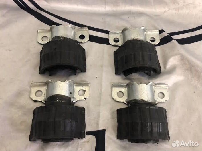 Втулка стабилизатора новая Mercedes ML GL 164