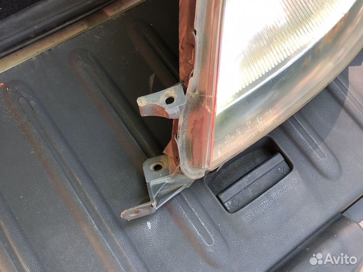 Фара левая тойота фанкарго jdm
