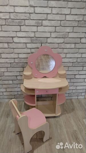 Детский туалетный столик для девочки