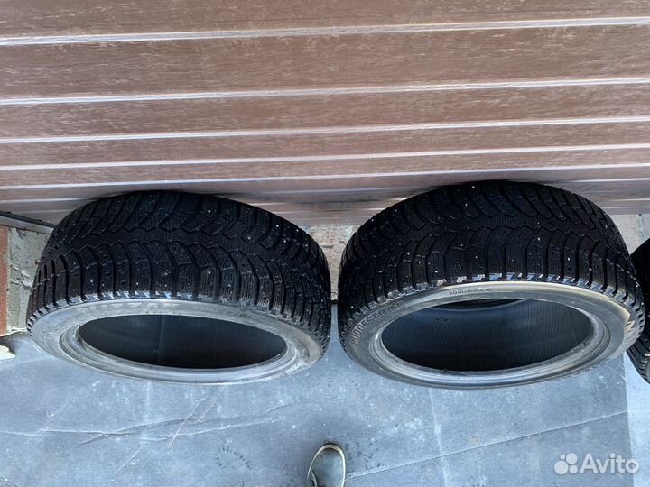 Bridgestone Blizzak Spike-01 245/45 R18 96T