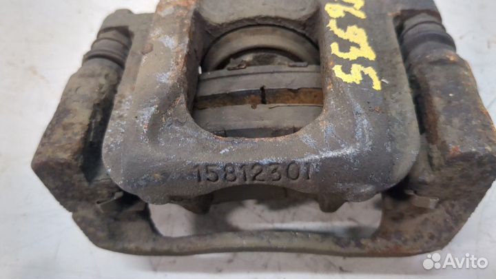 Суппорт левый задний Chrysler Town-Country 2008