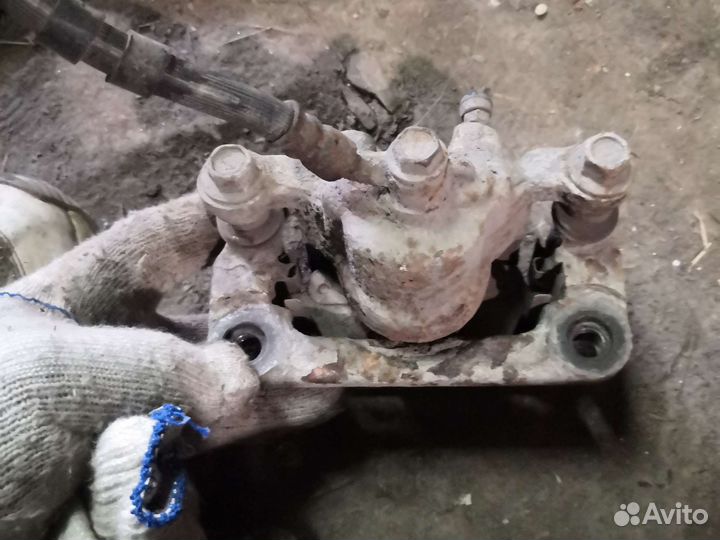 Суппорт задний левый nissan teana j31