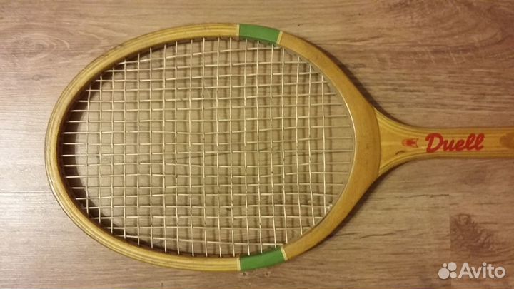 Теннисная ракетка