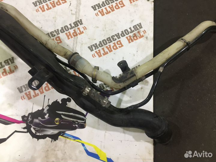 Мерседес E-Класс Горловина бака