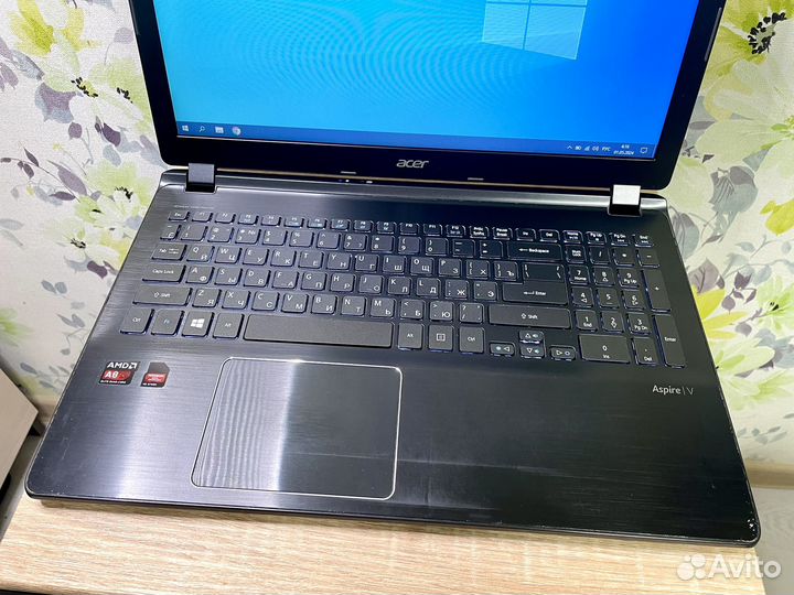 Ноутбук Acer A8/ SSD / 2 видеокарты